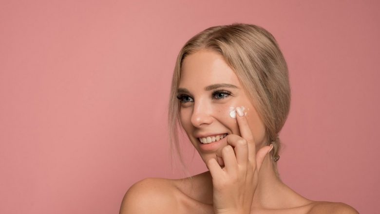 Rutina de seară pentru îngrijirea tenului: Ghidul complet al Alinei Delcaru pentru o piele sănătoasă și radiantă