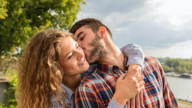 Explorarea Relațiilor Deschise: O Privire Amănunțită Asupra Nonmonogamiei și Impactul Afectiv