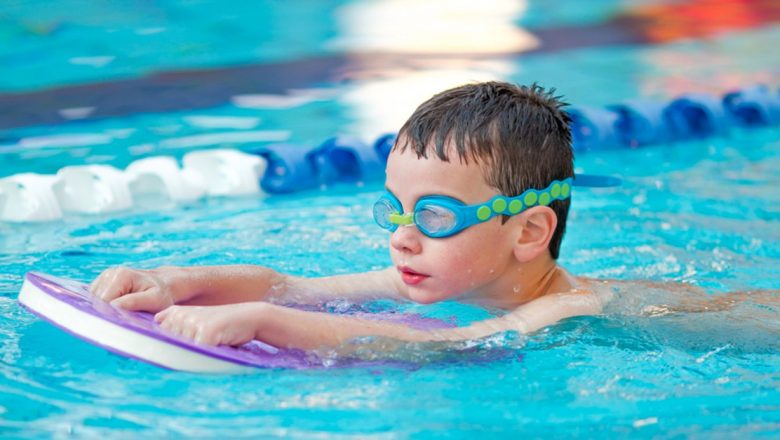 Beneficiile Remarcabile ale Înotului pentru Copii: De la Încredere la Sănătate