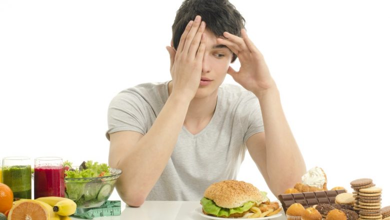 Alimentele ultraprocesate și riscurile asociate cu cancerul colorectal: O analiză detaliată
