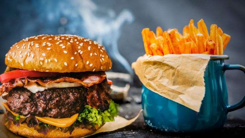 Impactul Alimentației Asupra Nivelului de Colesterol: Ce Să Evităm și Cum Să Ne Menținem Sănătatea Cardiovasculară