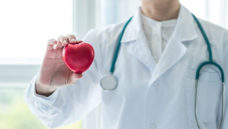 Obiceiuri de evitat pentru o inimă sănătoasă: Sfaturile esențiale ale cardiologilor