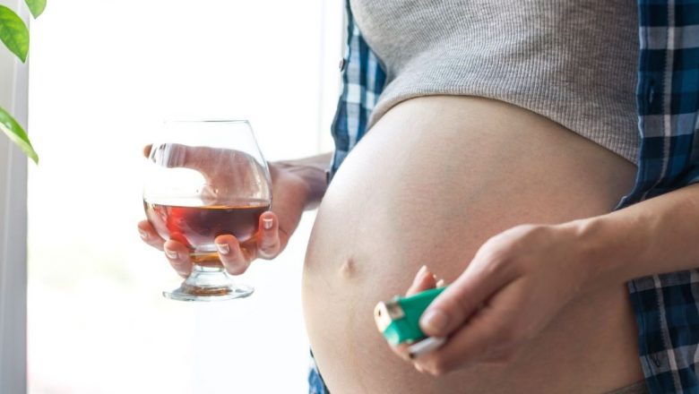 Obiceiuri de evitat în sarcină: Ghid complet pentru mamele viitoare