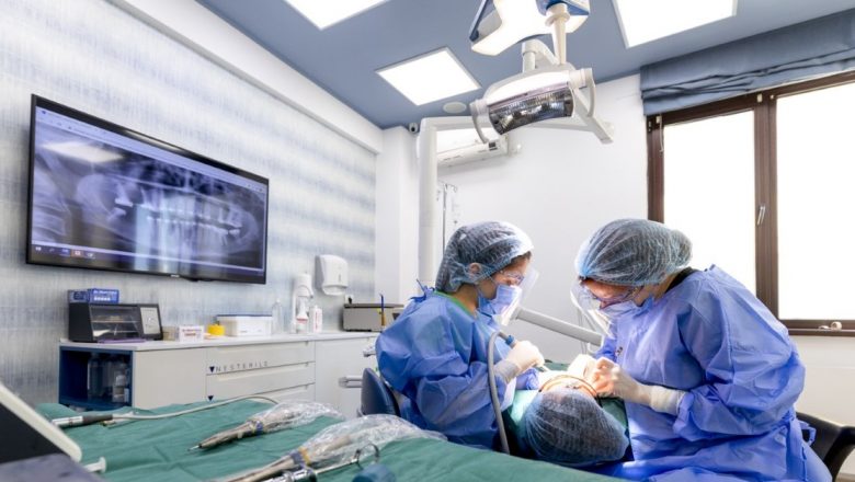Clinica dentară sau cabinet stomatologic: Cum să alegi cea mai bună opțiune pentru sănătatea ta orală
