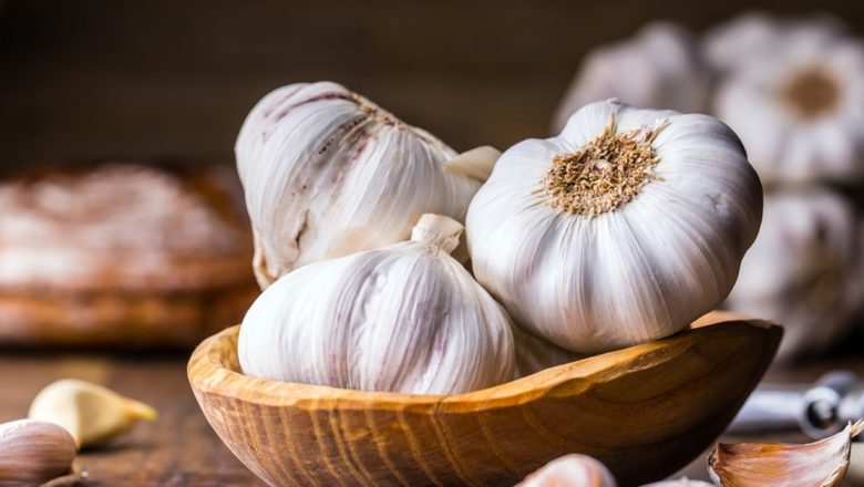 Usturoiul: Un Ingredient Natural cu Beneficii Surprinzătoare pentru Viața Sexuală