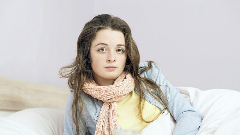 Ghid Complet: Cele Mai Eficiente Tratamente Naturiste pentru Laringită și Impactul Fumatului asupra Sănătății Vocale