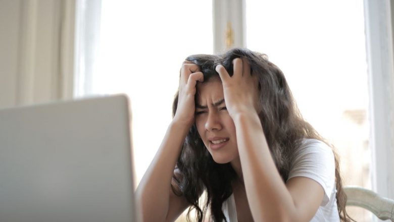 Frustrarea: O emoție comună care ne definește viața cotidiană