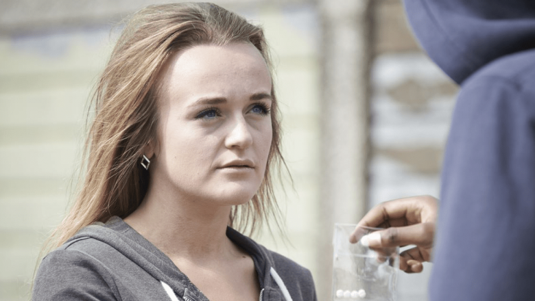 Semnele consumului de droguri la adolescenți: Cum să identifici și să abordezi problema