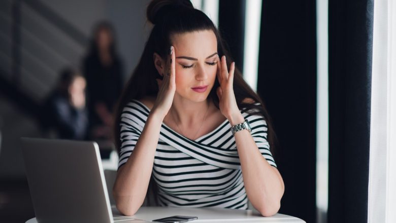 Cauzele și Implicațiile Durerilor de Cap pe Partea Dreaptă: O Analiză Detaliată