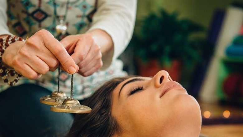 Puterea Terapeutică a Sunetului: Beneficiile Inedite ale Terapiei prin Sunete