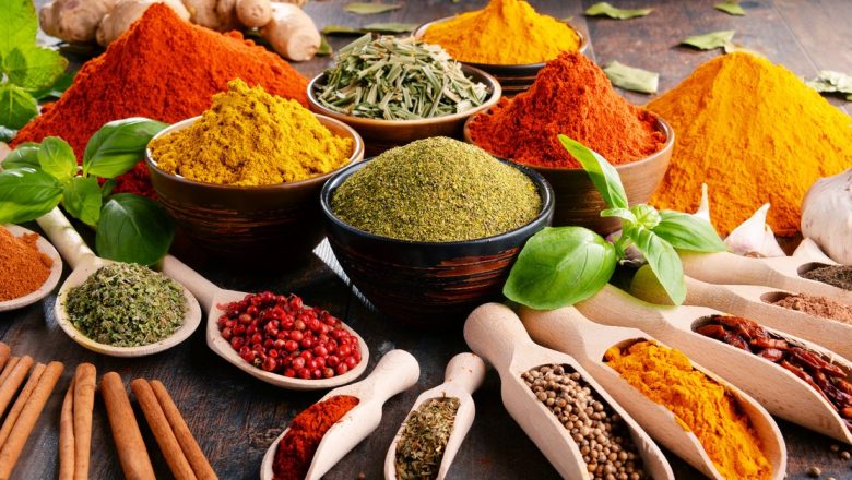 Importanța Condimentelor în Gastronomie: Expirarea, Depozitarea și Impactul Asupra Sănătății