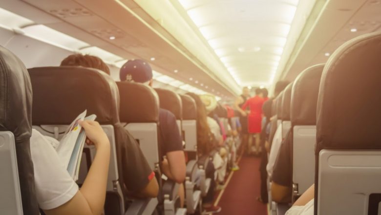 Alimente de evitat în avion: Ghidul pasagerului pentru o experiență de zbor confortabilă