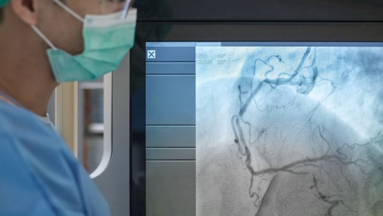 Coronarografia: O procedură esențială în salvarea inimii tale