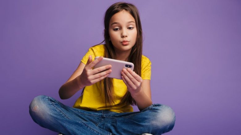 Încurajarea Somnului Sănătos la Copii: De Ce Este Esențial să Lăsăm Tehnologia deoparte