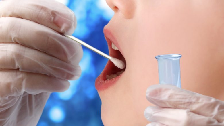 Saliva: O Componentă Esențială a Sănătății Noastre Orale și Ce Ne Spune Despre Corpul Nostru