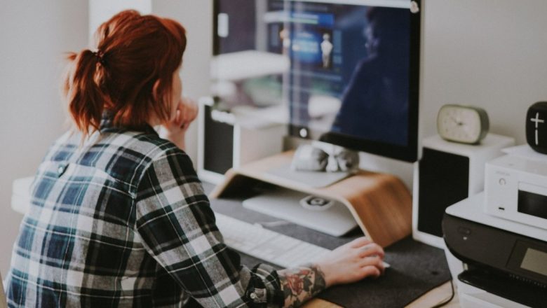 Munca de birou și impactul ei asupra sănătății: Cum să ne protejăm coloana vertebrală în era digitală