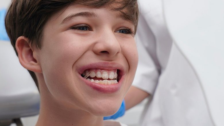 Aparatele dentare invizibile: inovația care îți transformă zâmbetul fără a atrage atenția