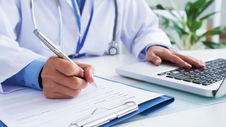 Prevenirea cancerului de col uterin: Importanța screeningului și tratamentelor precocie