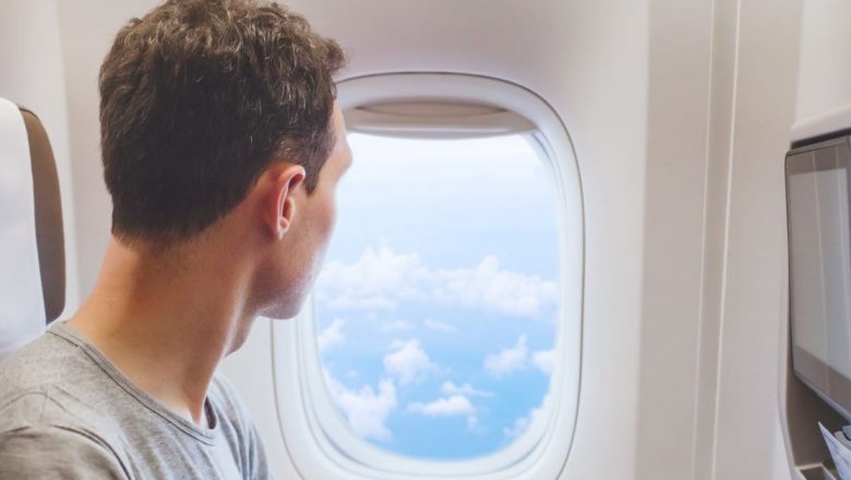 Pericolele ascunse ale locurilor de la fereastră în avioane: Ce trebuie să știi pentru a-ți proteja sănătatea