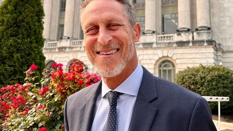 Revoluția Longevitații: Cum Shake-ul de Îmbătrânire Sănătoasă al Dr. Mark Hyman Poate Schimba Conceptul de Îmbătrânire