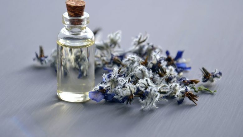 Uleiurile esențiale: Mituri și realități în utilizarea lor pentru sănătate
