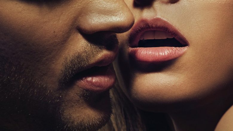 Vocea și atracția: Cum tonalitatea influențează comportamentul sexual al bărbaților