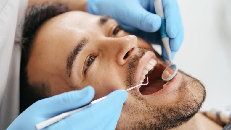 Importanța microscopului endodontic: 5 beneficii esențiale pentru medicii dentiști