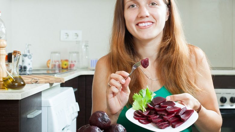 Beneficiile Sfeclii Roșii: O Analiză Detaliată a Proprietăților Sale Nutriționale și Medicinale