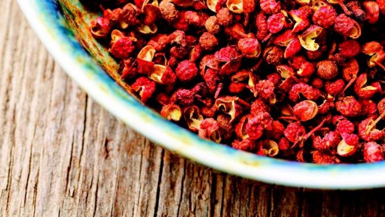 Piperul Cayenne: Beneficii și Remedii ale Dr. Richard Schulze pentru o Sănătate Optimă