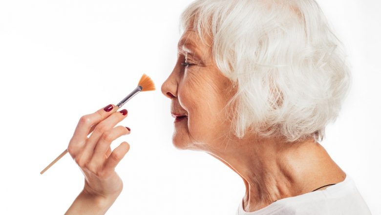 Impactul Menopauzei Asupra Pielii: Schimbări și Soluții pentru Femei