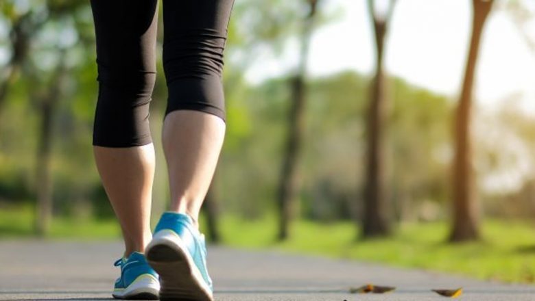 Mersul cu Spatele: O Practică Surprinzătoare pentru Sănătate și Bunăstare