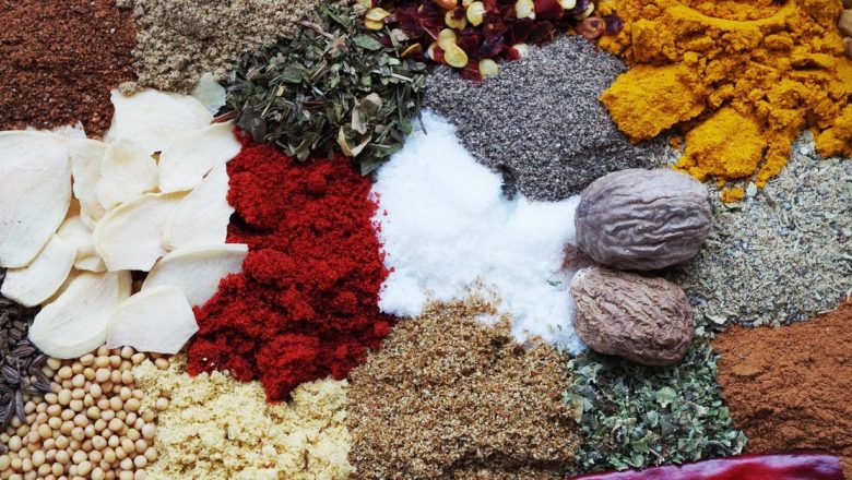 Piperul Roșu: Condimentul Banal cu Beneficii Remarcabile pentru Detoxifiere și Slăbire
