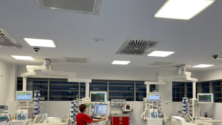 Revoluția Chirurgiei Cardiovasculare Minim Invazive la Spitalul Clinic SANADOR: Un An de Progrese Remarcabile