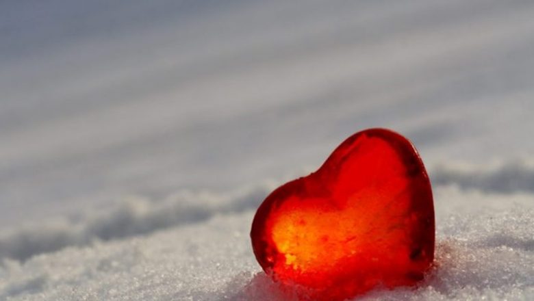 Sindromul „Inima în vacanță”: Pericolele ascunse ale sărbătorilor de iarnă