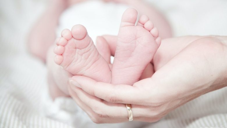 Importanța Somnului pentru Bebeluși: Ghidul Complet pentru Ora Ideală de Culcare