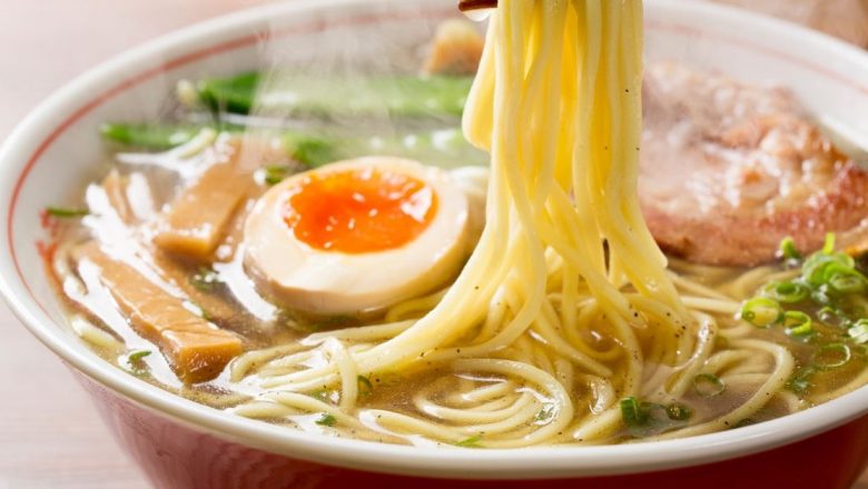 Ramen: O Supă Japoneză cu O Semnificație Profundă și O Rețetă Delicioasă de la Adi Hădean