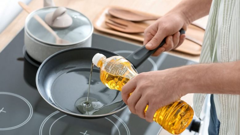 Uleiul de Floarea-Soarelui: Beneficii, Riscuri și Perspective Nutriționale