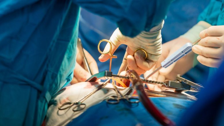 Operația de afirmare a genului la Iași: O premieră medicală și implicațiile acesteia în societatea românească