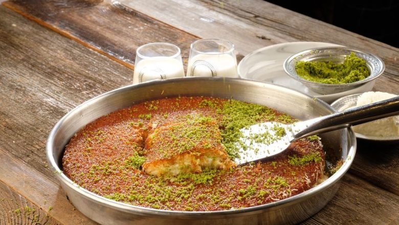 Descoperă Deliciile Culinare Turcești: O Analiză Detaliată a Deserturilor Tradiționale