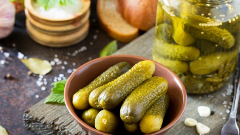 Murăturile la saramură: Alegerea sănătoasă pentru o dietă echilibrată