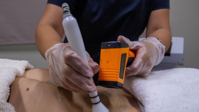 Tehnici Inovatoare pentru Modelarea Corpului: Criolipoliza, Ultrasunetele și Liposucția