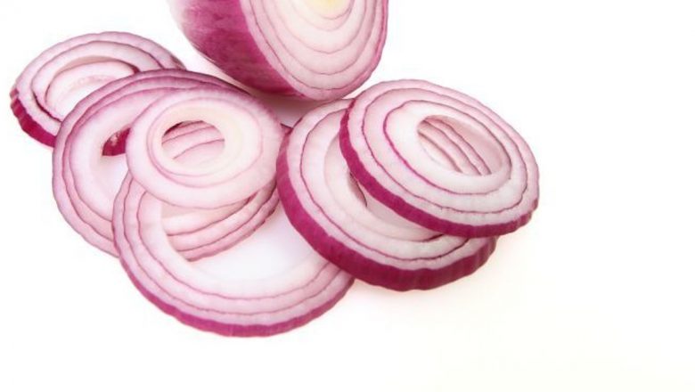 Ceapa și boala Crohn: De ce este esențial să eviți acest aliment?