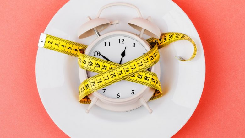 Dieta Intermitentă: Popularitatea Vedetelor și Riscurile Ascunse pentru Sănătate