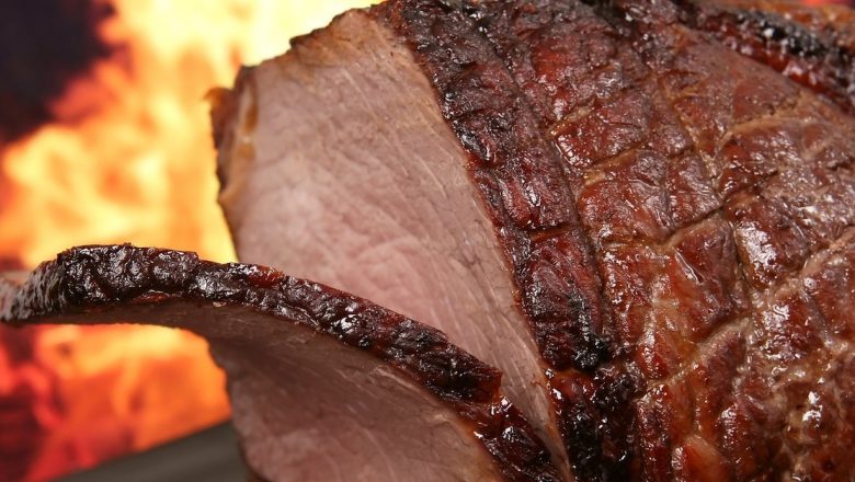 Carnea la Grătar: Deliciu sau Pericol? Adevărul Despre Riscurile Consumul de Carne Roșie în România