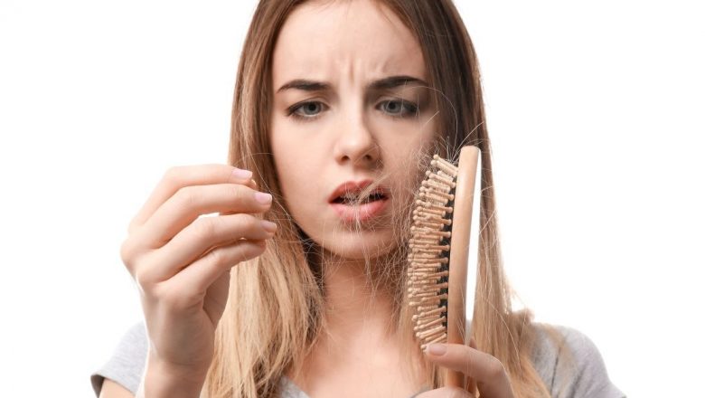 Remedii Naturiste Eficiente pentru Combaterea Căderii Părului: O Analiză Detaliată