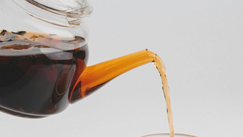 De ce să alegi ceaiul negru în locul cafelei: Beneficii surprinzătoare și perspective sănătoase