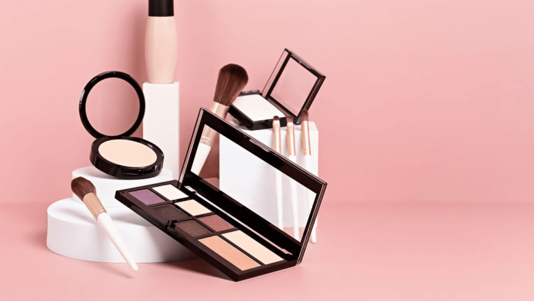 Ghidul Complet pentru Alegerea Produselor de Make-up Potrivite: Sfaturi Esențiale pentru Îngrijirea Tenului