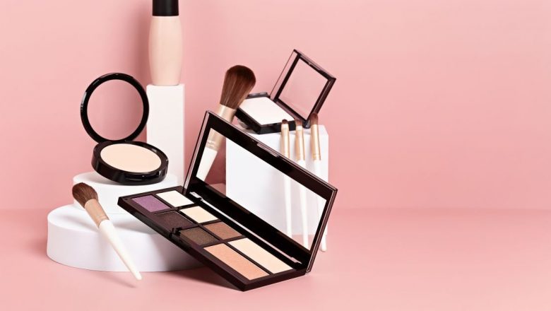 Ghid complet pentru alegerea produselor de make-up potrivite: Sfaturi esențiale pentru fiecare tip de ten