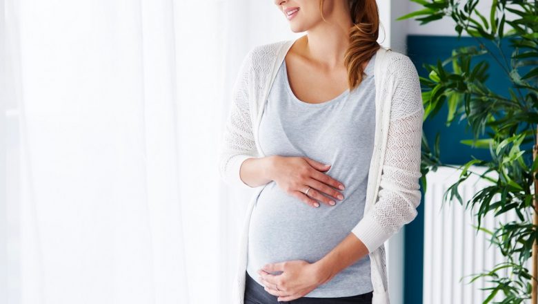 Ghidul esențial pentru viitoarele mame: 5 pași importanți după aflarea sarcinii