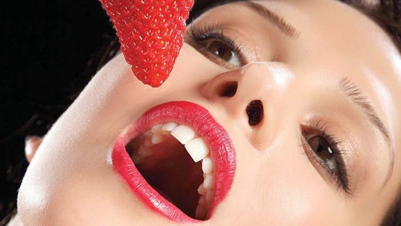 Alimentele care Pot Stimula Intimitatea: Cum Să Îți Îmbunătățești Viața Sexuală prin Dietă